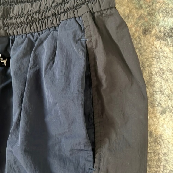 Lululemon Evergreen Track Pant in True Navy / Black - Picture 3 of 9